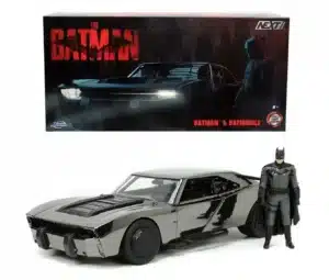 DC - BATMAN & BATMOBILE 2022 COMIC CON - 1:24