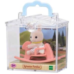 Sylvanian Families Baby Draagdoosje (Konijn op Hobbelpaard)